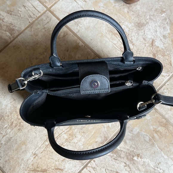 Black used Michael Kors Handbag 👜 - Picture 2 of 13